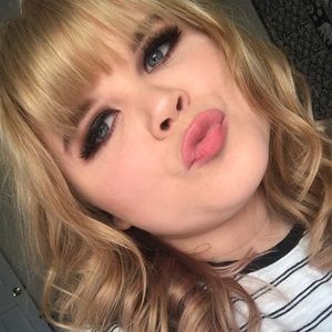 Meet your Posher, Kenzie